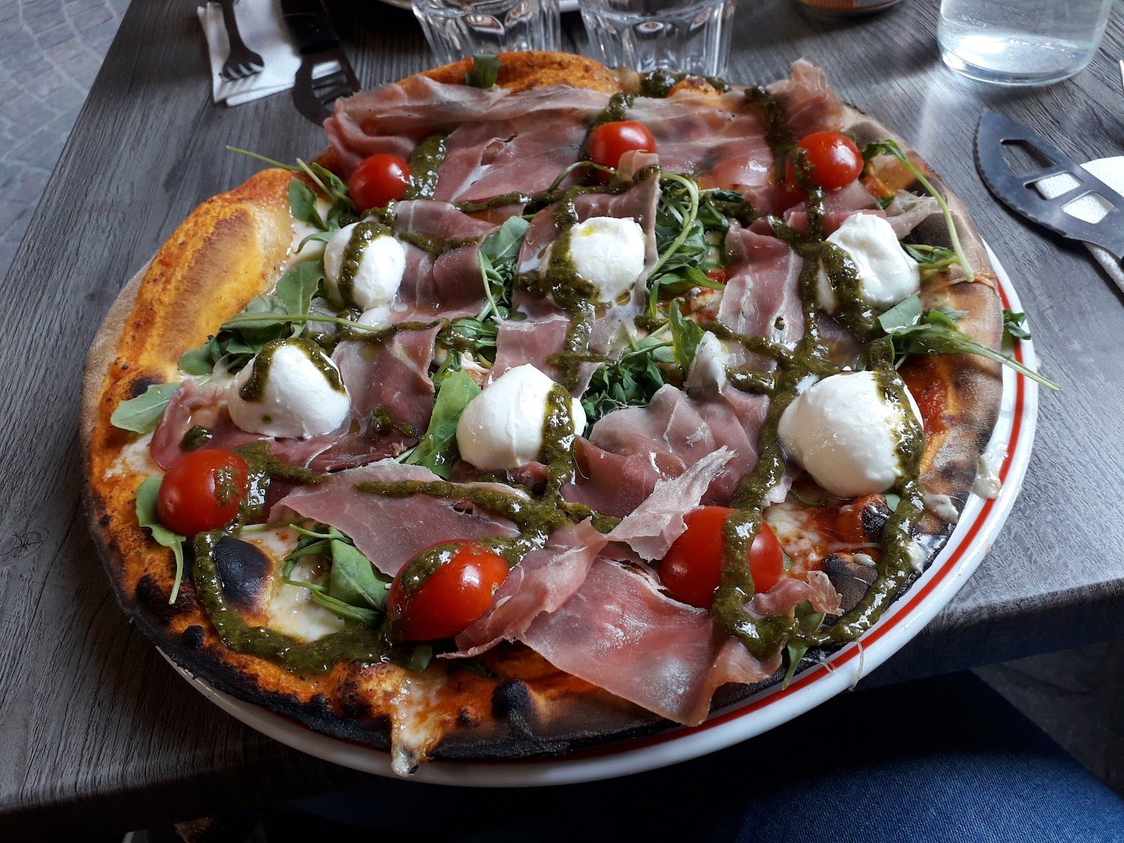 Pizzeria il Napoli, restaurant à Grenoble